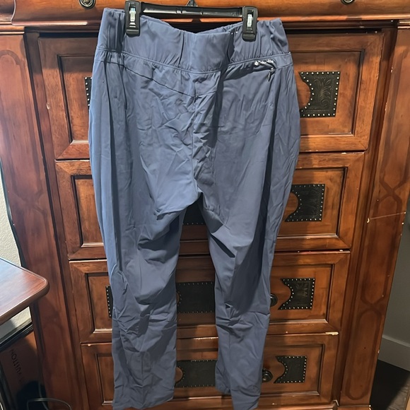 Columbia XL  nylon pants - Picture 3 of 4